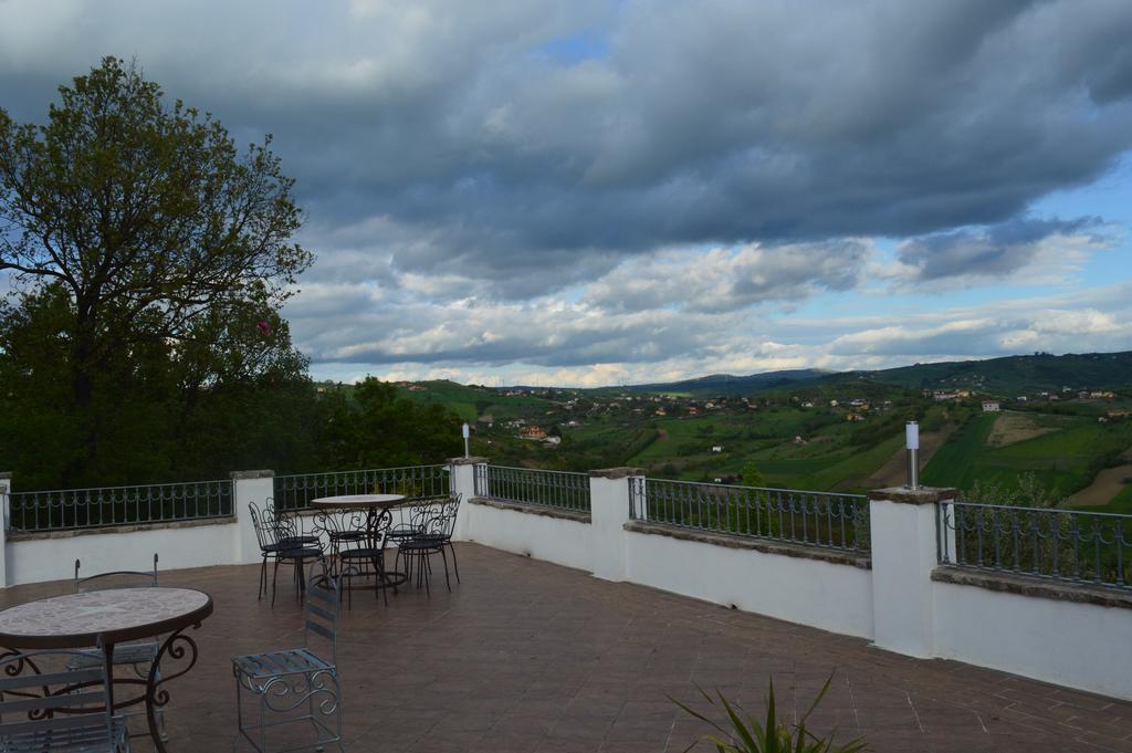 Villa Tre Colli Agri B&B Ariano Irpino Buitenkant foto